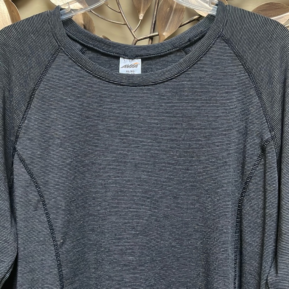 AVIA RUNNING TOP - Picture 2 of 9